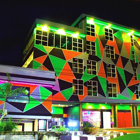 Sevensix Hotel Balikpapan Exterior photo